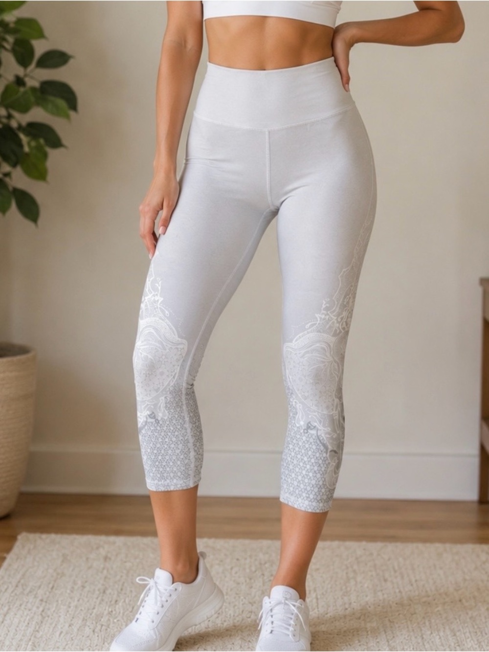 Evolution and Creation White Printed High-Waist Capri Leggings